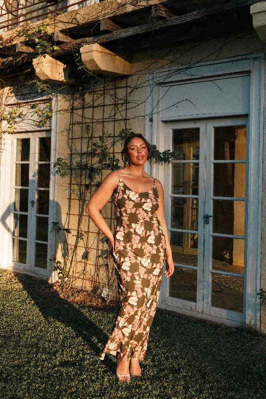 Trendy wedding guest dresses for trendy bridesmaids -Jamie Maxi Slip Dress - Olive Floral