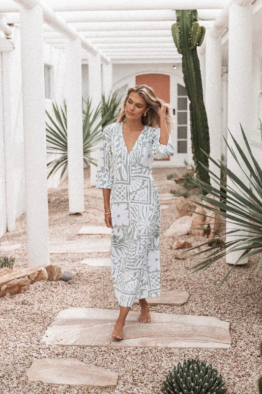 Elegant gold party dresses for New Year’s Eve -Kolby Long Sleeve Midi Dress - Sage Print