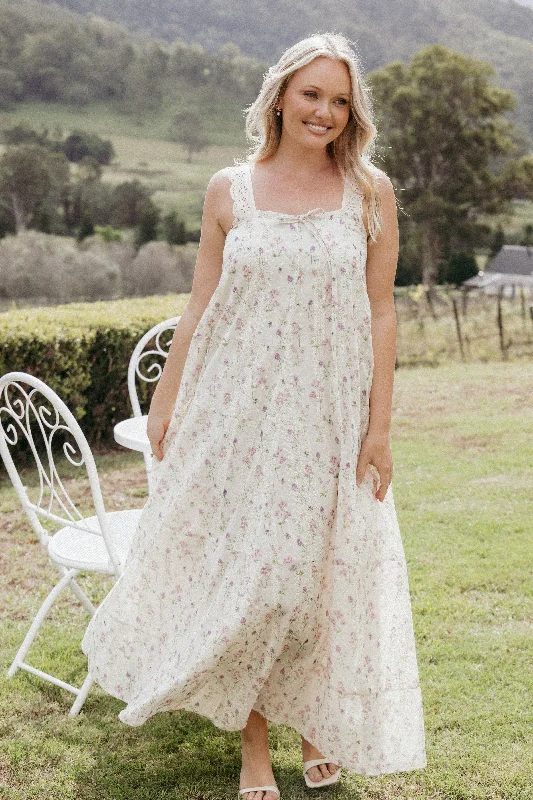 Simple yet elegant spring dresses for an effortless look -Caroline Maxi Dress - Pink Floral
