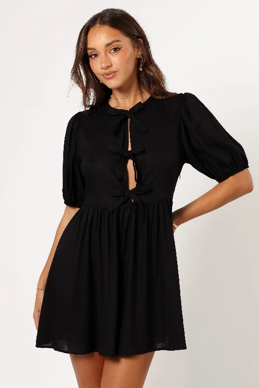 Graduation dresses with a fitted waist for a flattering shape -Harlyn Mini Dress - Black