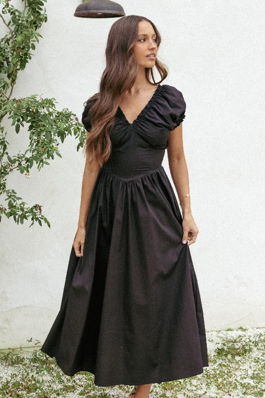 Graduation dresses for evening events with luxurious fabrics -Larson Midi Dress - Black